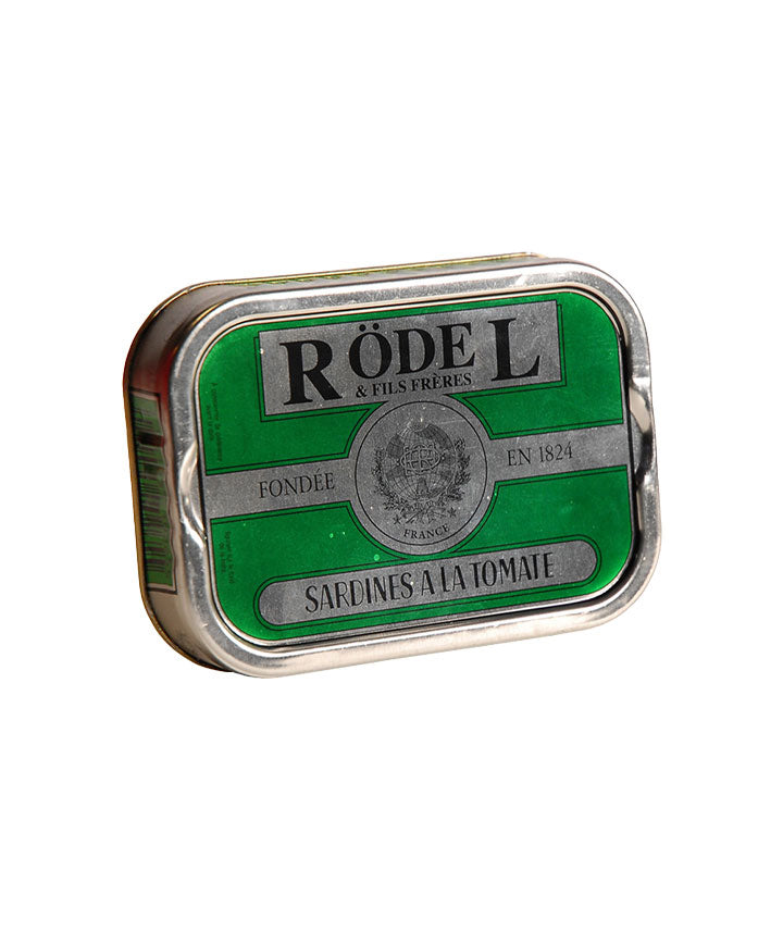 Sardines à l'huile d'olive et à la tomate épicée 1/6 vue face aux Galeries Lafayette Le Gourmet