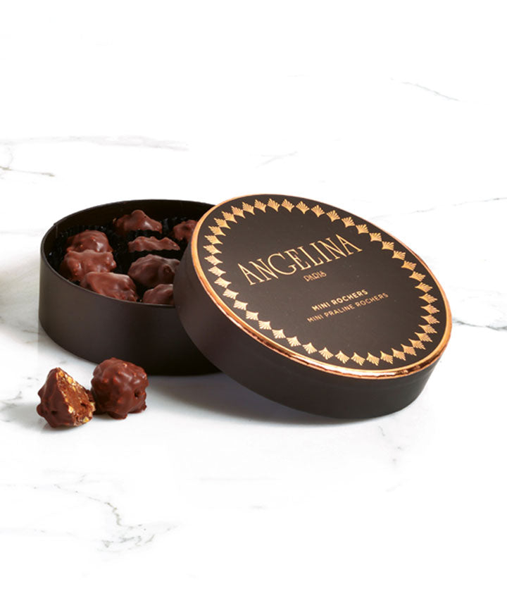 Assortiment de bouchées pralinées noir et lait