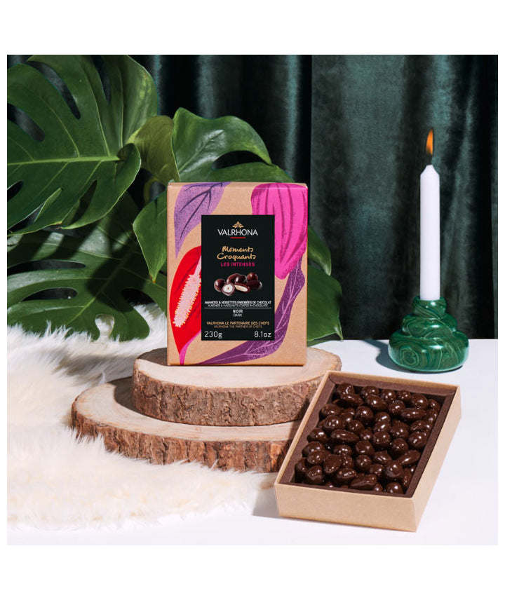 Coffret Equinoxe amandes et noisettes enrobées de chocolat noir