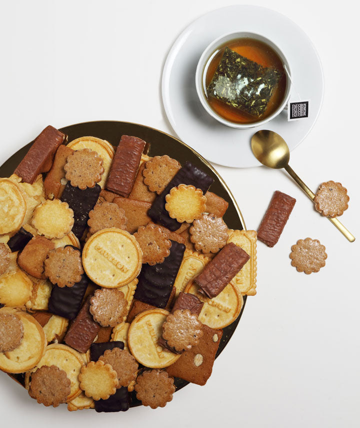 Assortiment de 47 biscuits fins - Un Après-Midi à Paris