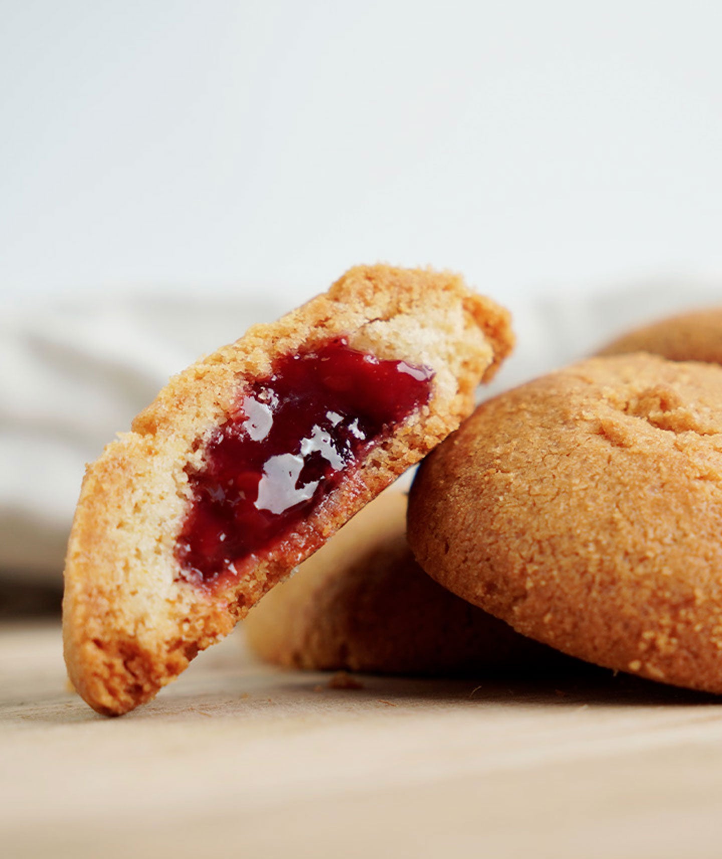 Etui de biscuits fourrés à la framboise