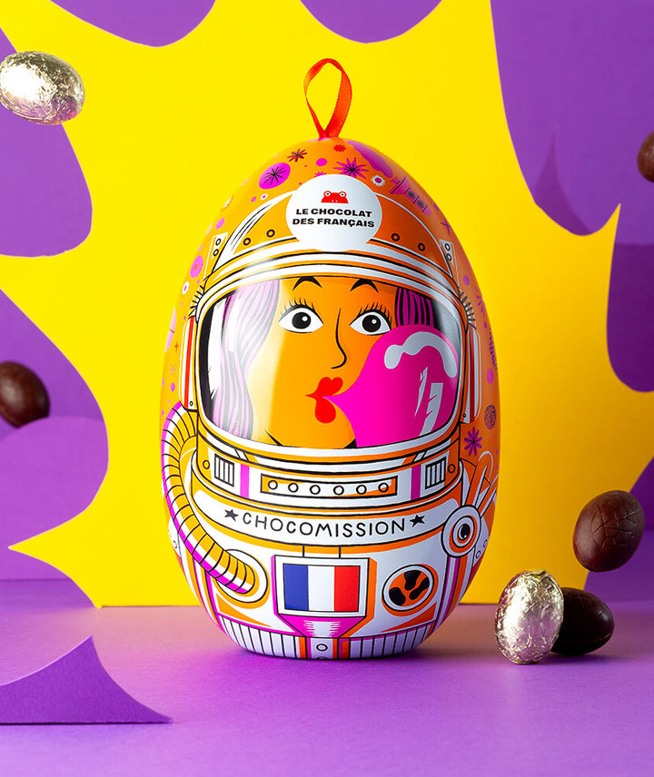 Œuf Alien praliné noisettes et caramel, chocolat au lait