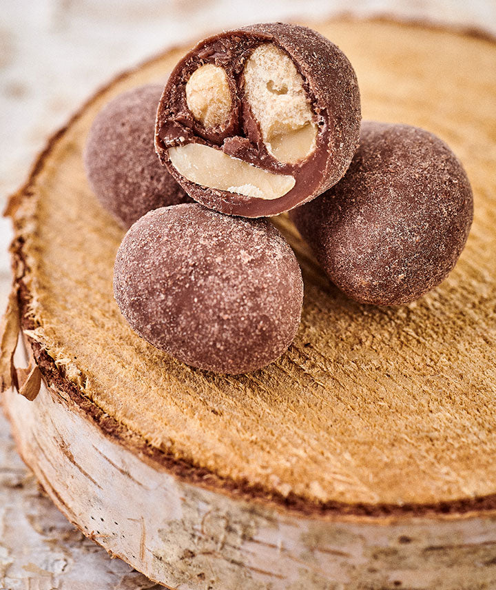 Cacahuètes enrobées de chocolat au lait