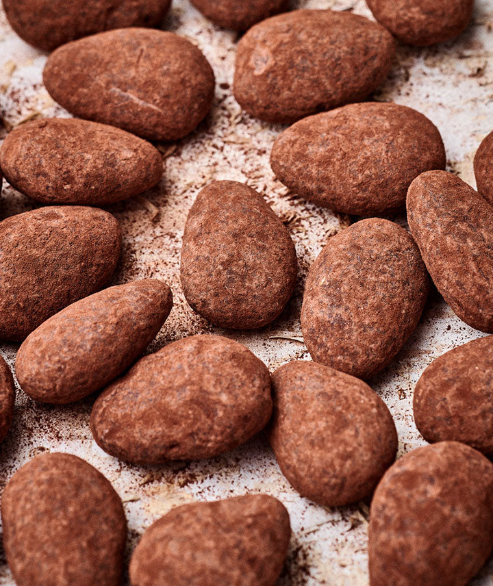Amandes enrobées de chocolat noir