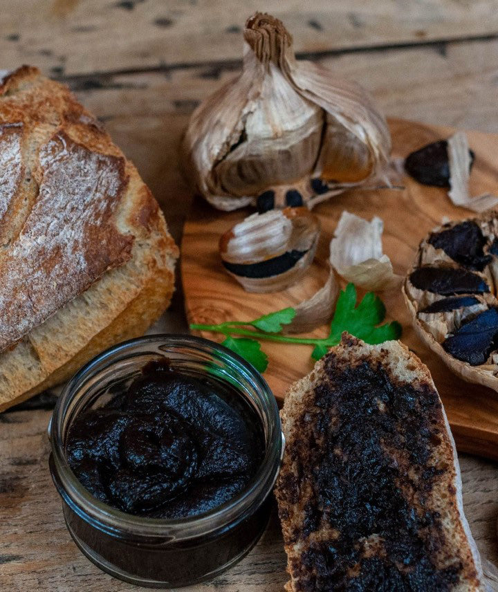 Ail noir biologique en pate