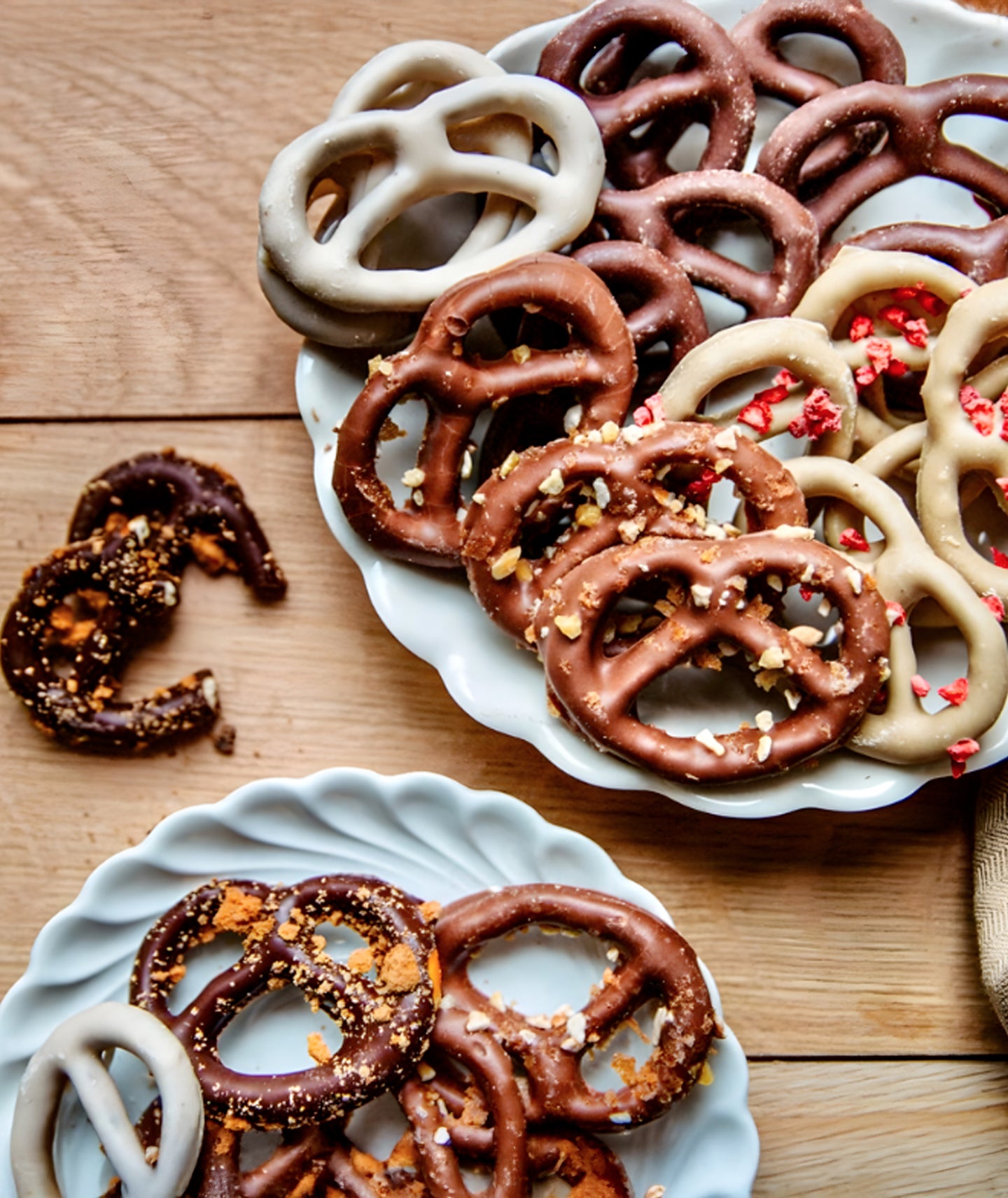 Bretzel chocolat au lait et éclats de cacahuètes