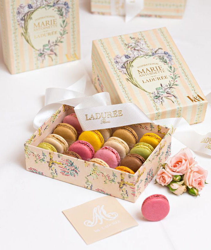 Coffret de 16 macarons "Marie-Antoinette"