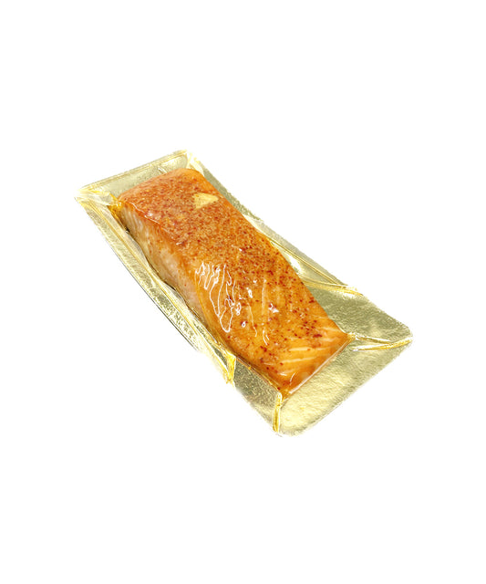 Pavé de saumon mi-cuit au piment d’espelette et ail