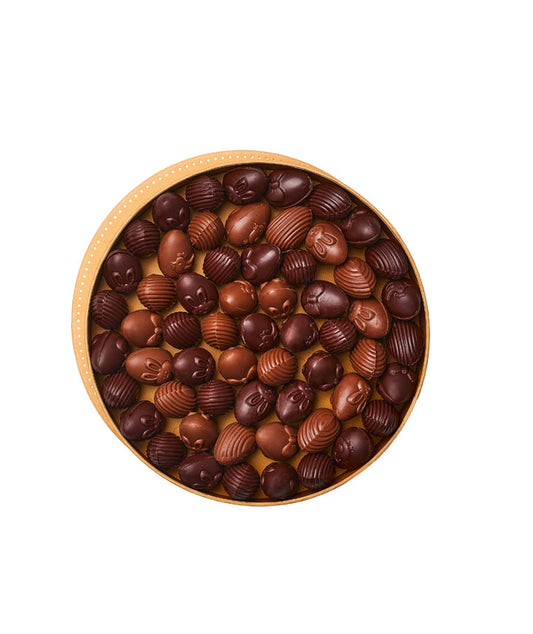 La boîte ronde n°2 de Pâques garnie d'oeufs praliné assortis