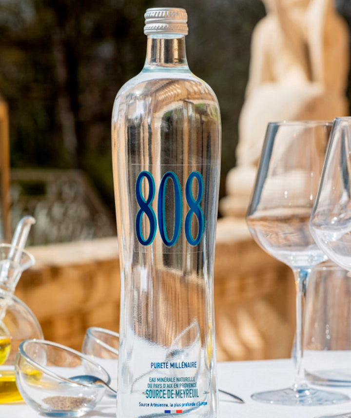 Eau minérale naturelle plate