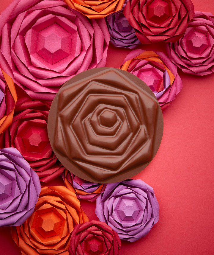 Fleur fraise et vanille au chocolat au lait