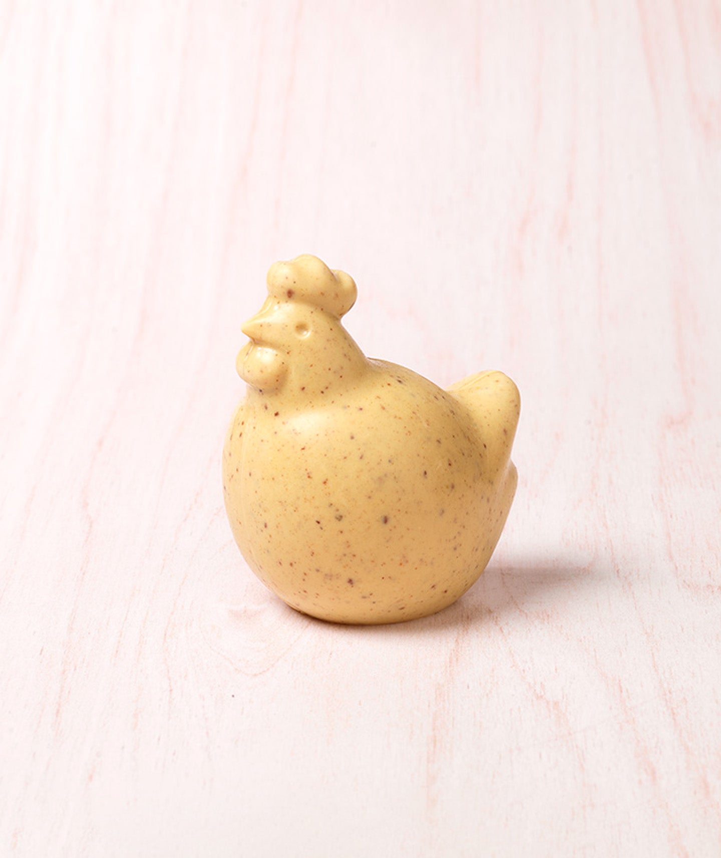 Poule au chocolat blanc et pistache d'Iran