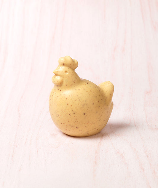 Poule au chocolat blanc et pistache d'Iran
