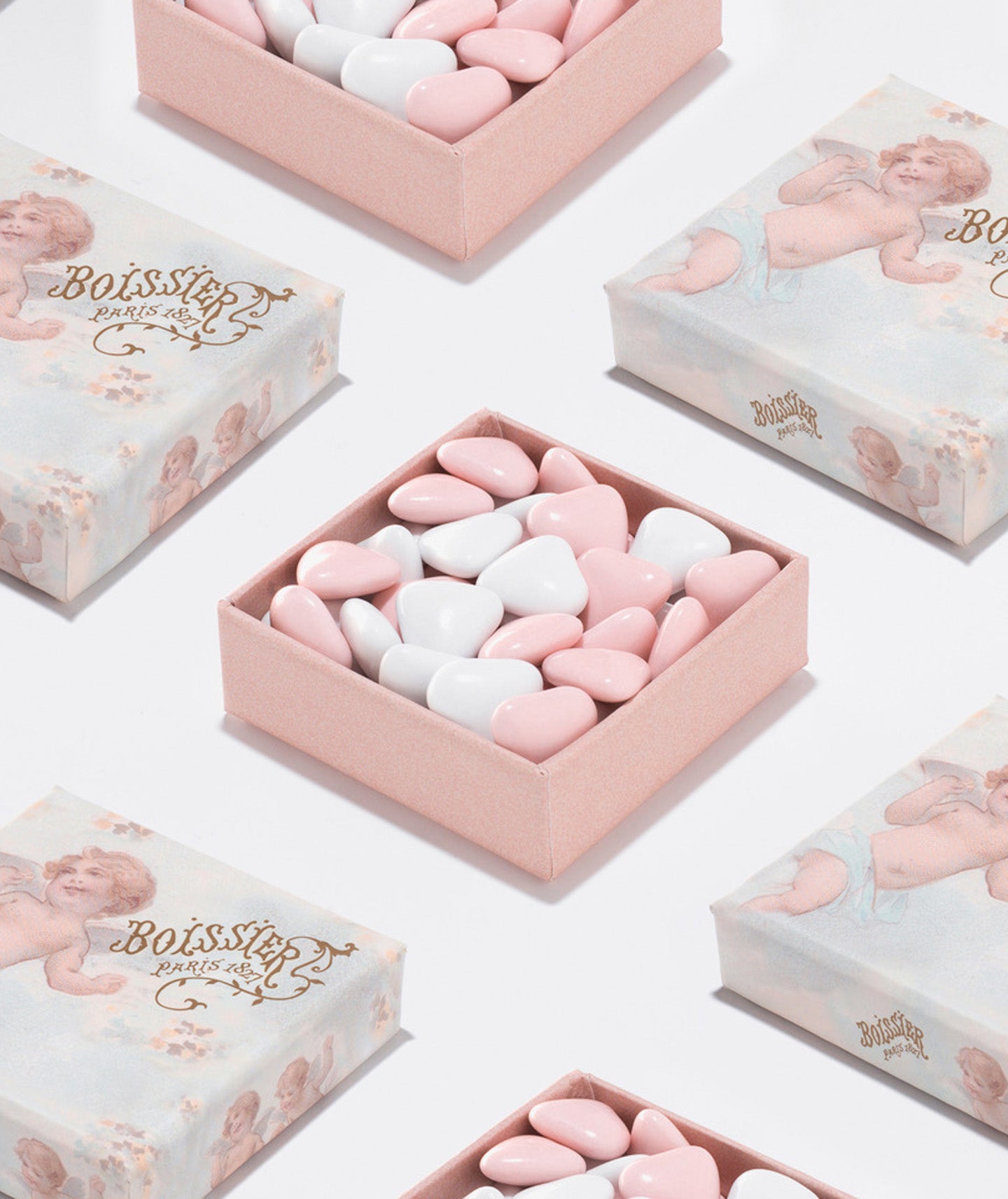 Dragées cœur au chocolat blanc et rose
