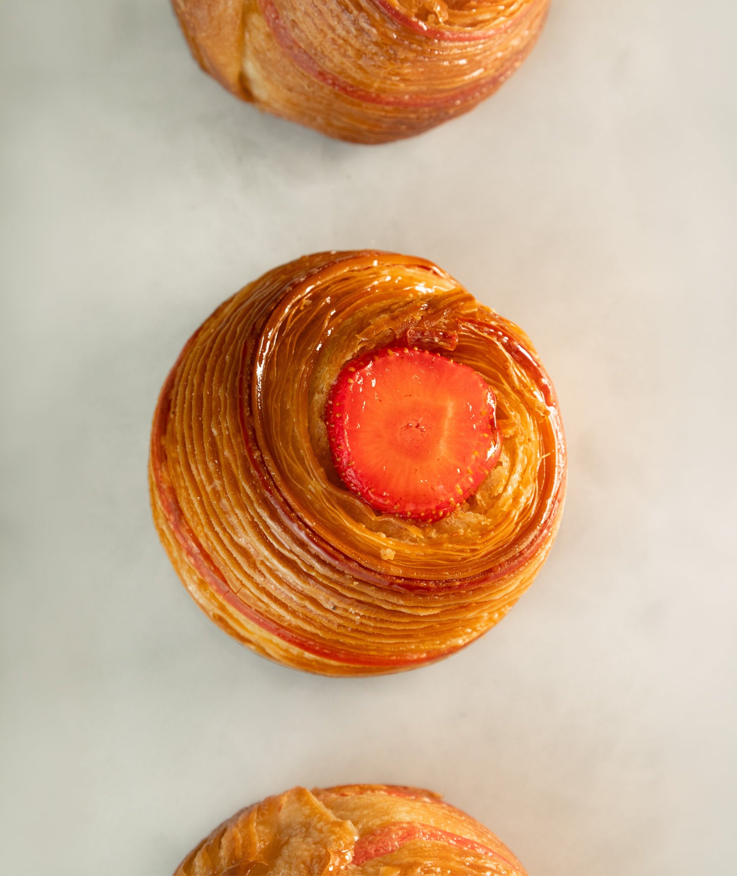 Brioche feuilletée fraise rhubarbe