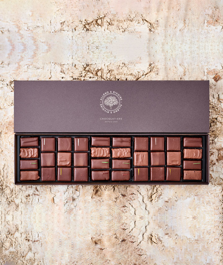 Coffret 16 pralinés et 18 ganaches