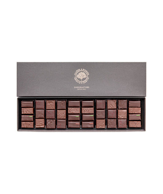 Coffret 16 pralinés et 18 ganaches