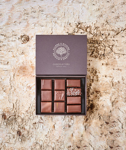 Coffret 4 pralinés et 6 ganaches - Chocolat noir