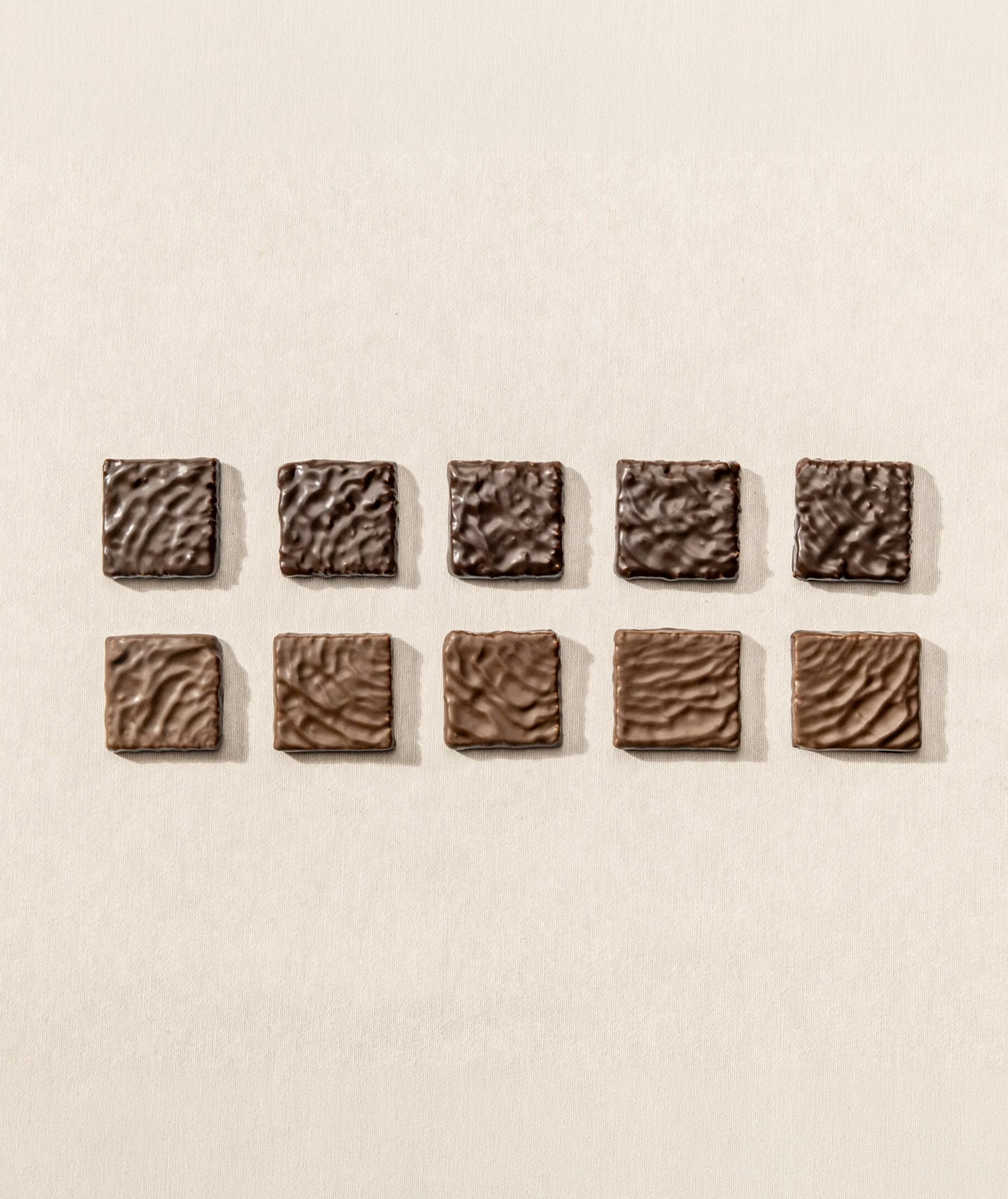 Coffret de 10 sablés bretons au chocolat noir et lait