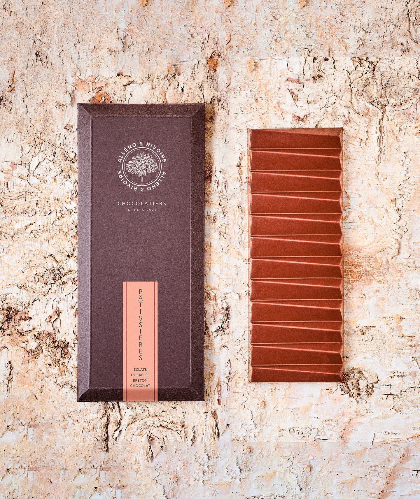 Tablette chocolat au lait et éclats de sablé Breton