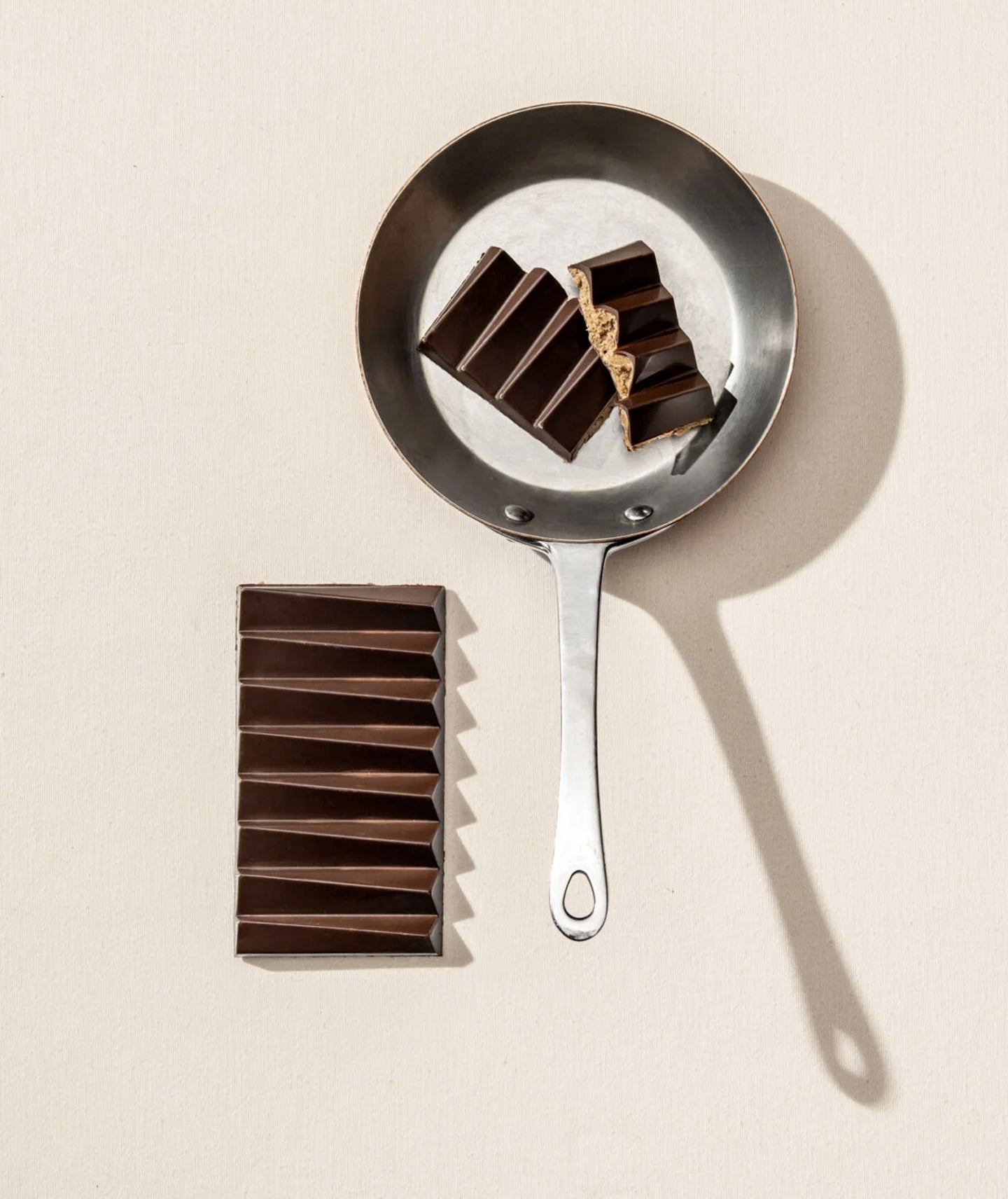 Tablette chocolat noir et praliné noisette foisonnée