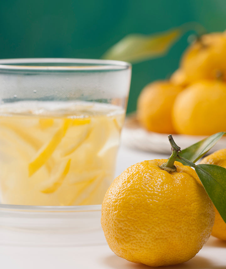 Jus de yuzu pressé à la main