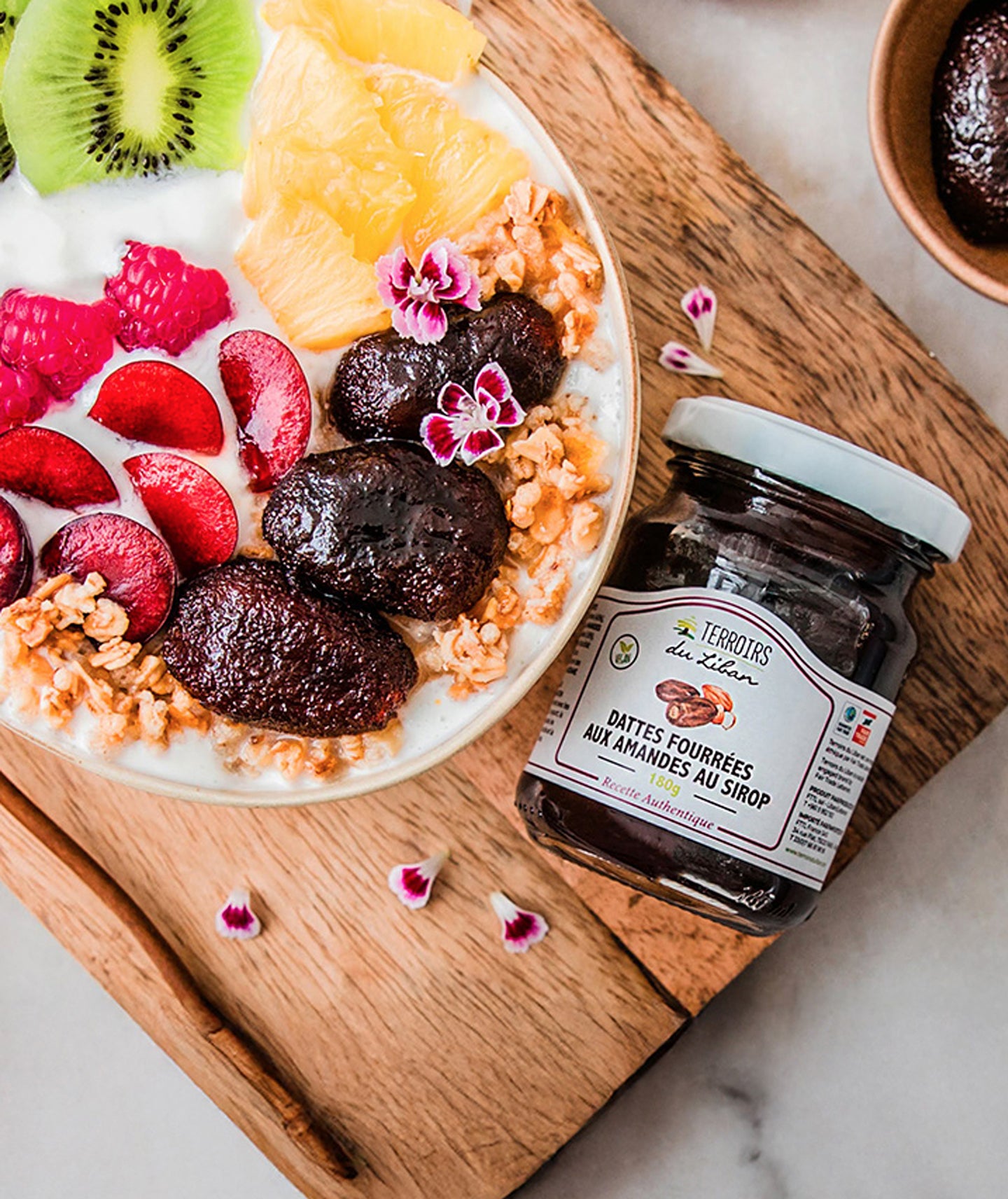 Dattes fourrées aux amandes au sirop