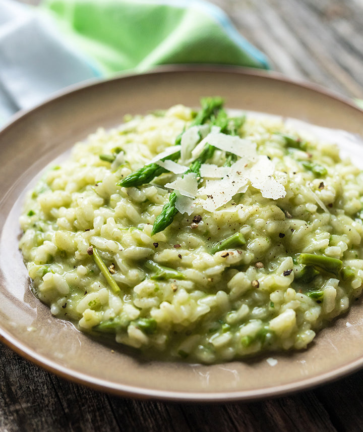 Risotto préparé aux asperges