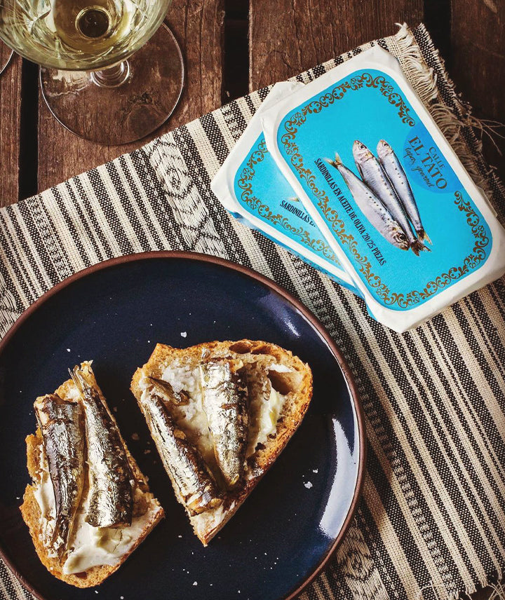 Tapas de 20/25 petites sardines à l'huile d'olive