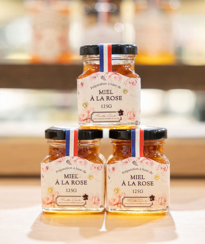 Préparation à base de miel à la rose de Grasse